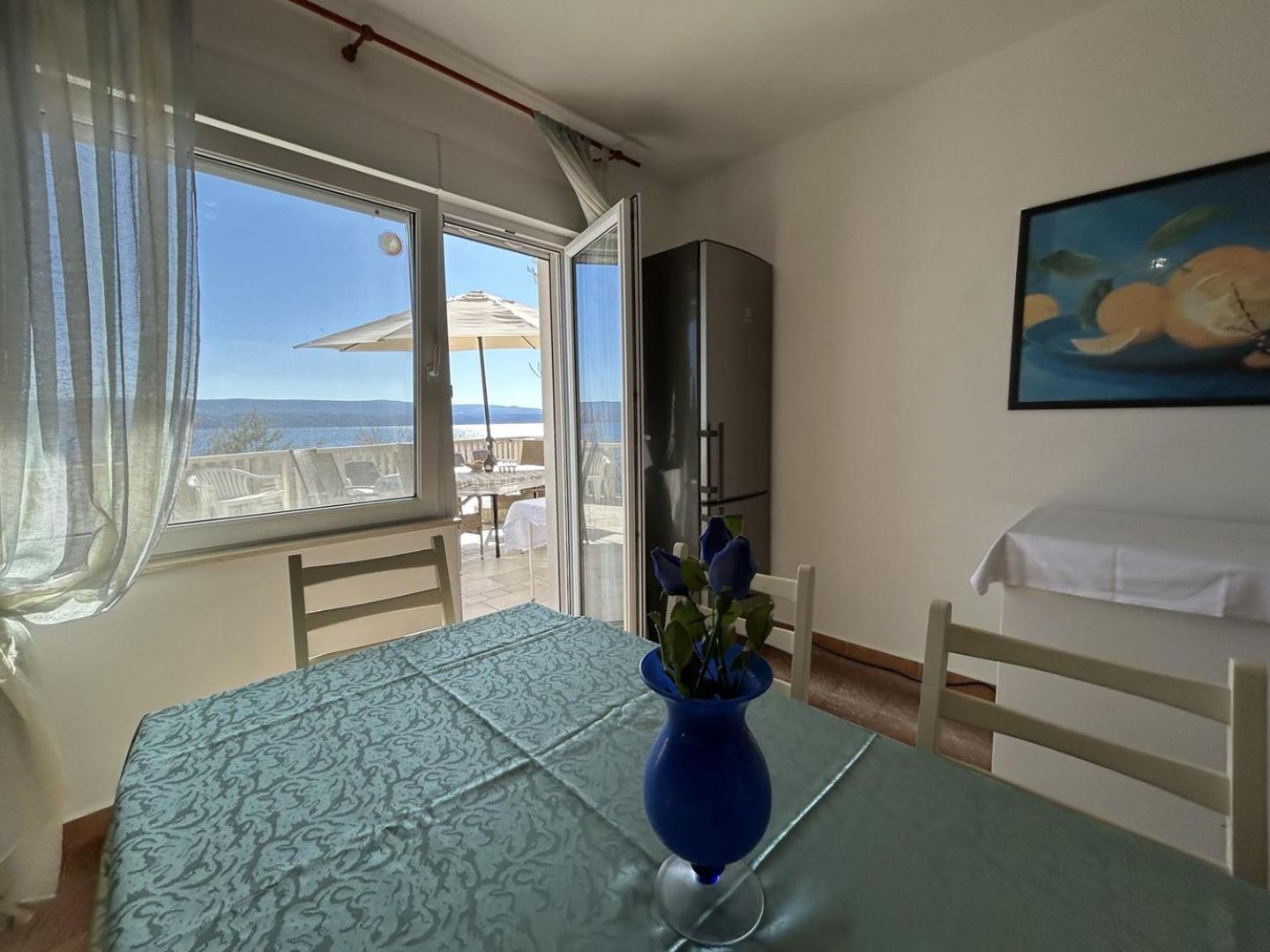 Azure Apartments By The Sea Near City Оміш Екстер'єр фото