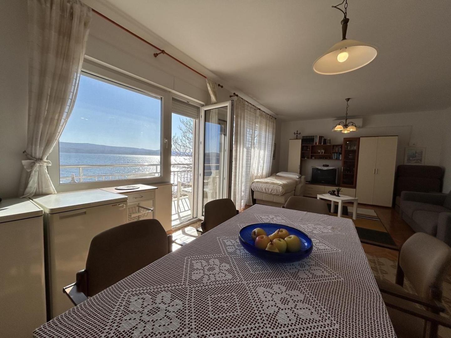 Azure Apartments By The Sea Near City Оміш Екстер'єр фото